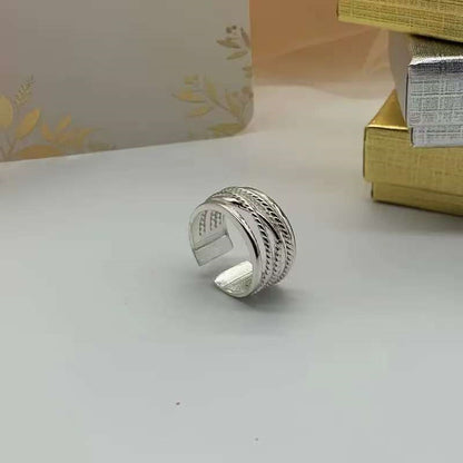 Celeste™ | Pierścionek z warstwowymi srebrnymi koralikami 