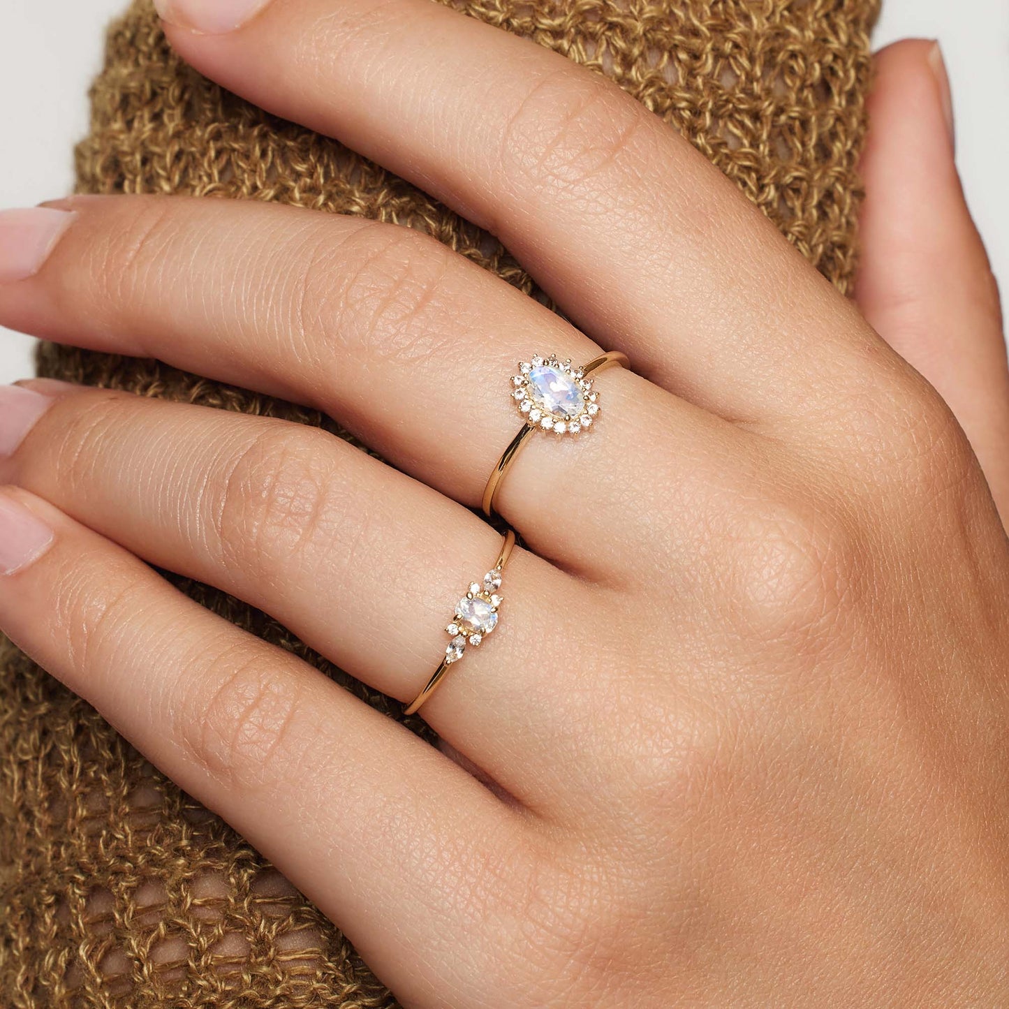 Muse™ | Złoty pierścień z kamieniem księżycowym